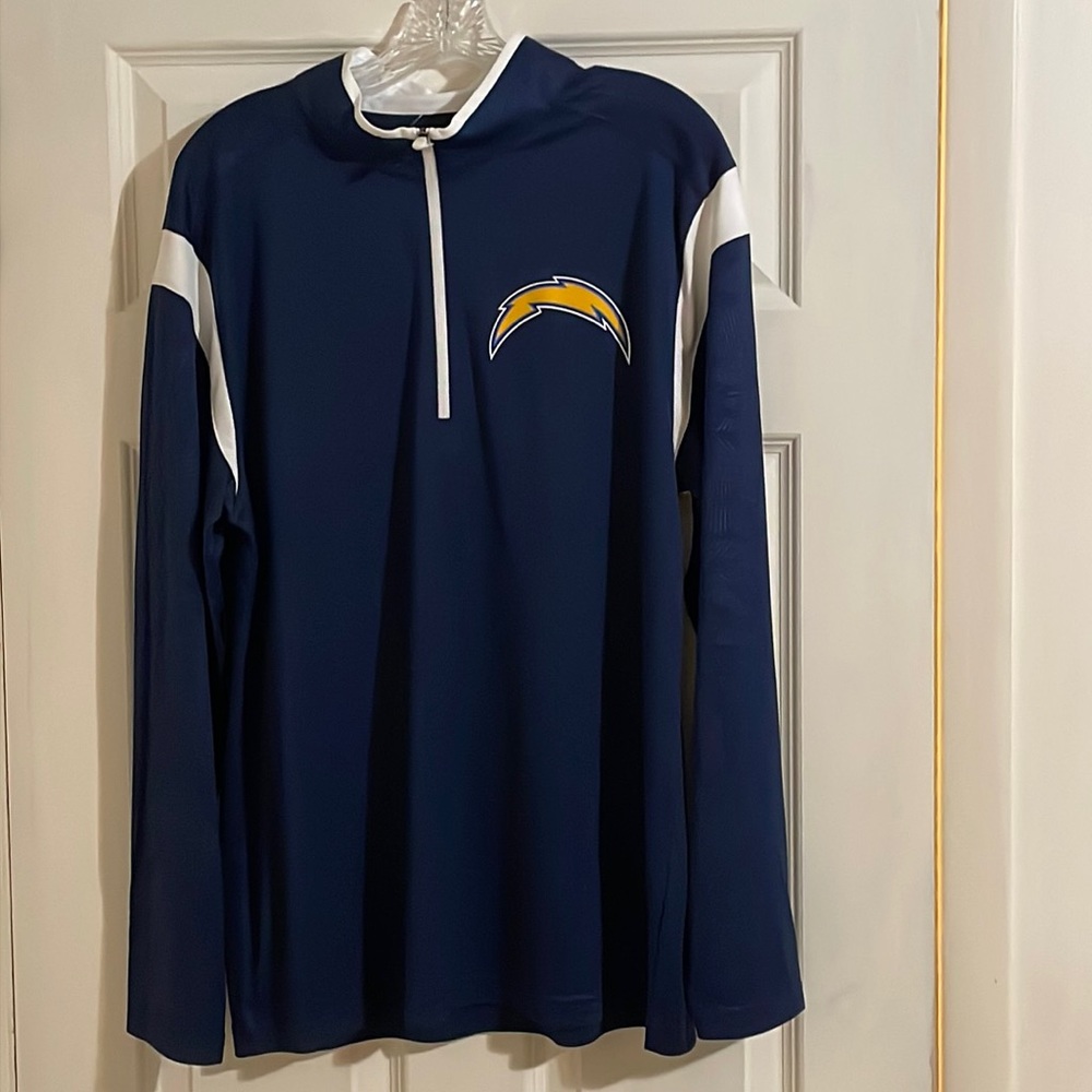 Men’s L Fanatics Chargers Shirt
